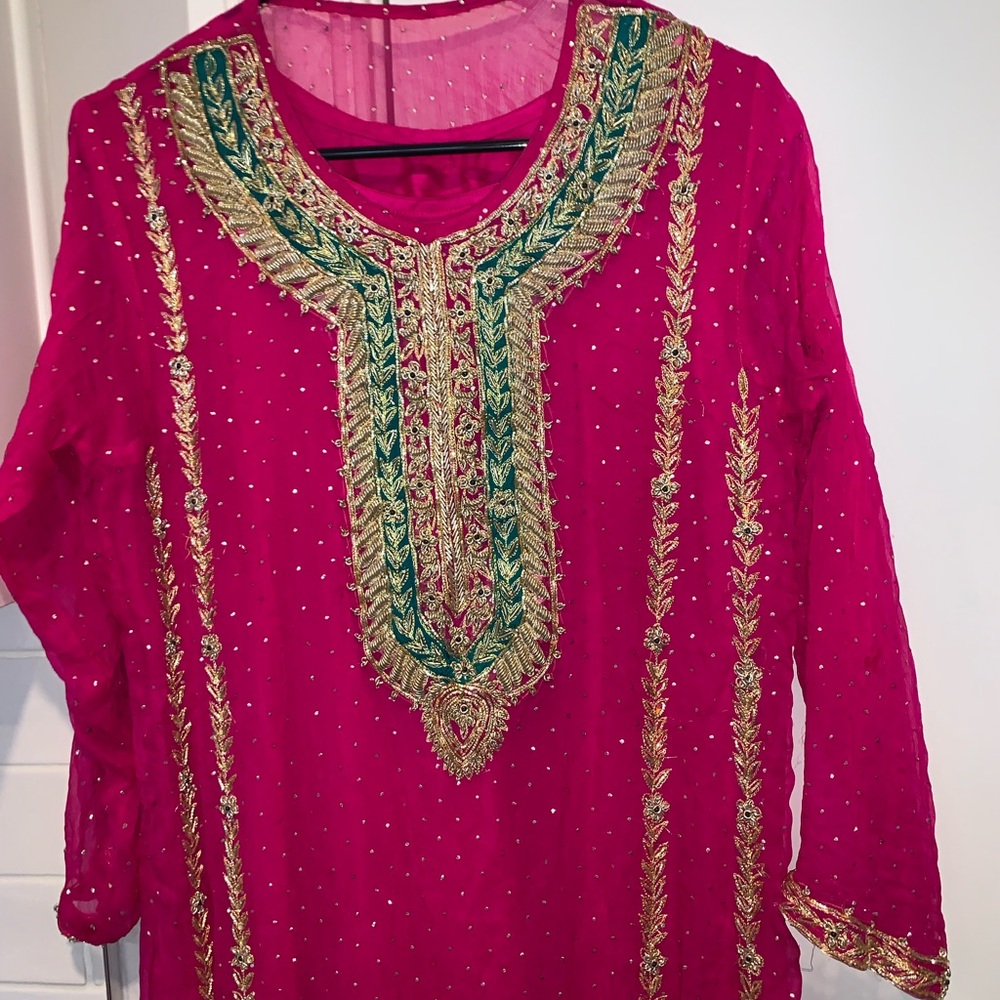 Vintage Elegent wedding / party Pakistani Dress with Kamdani and Dupka work